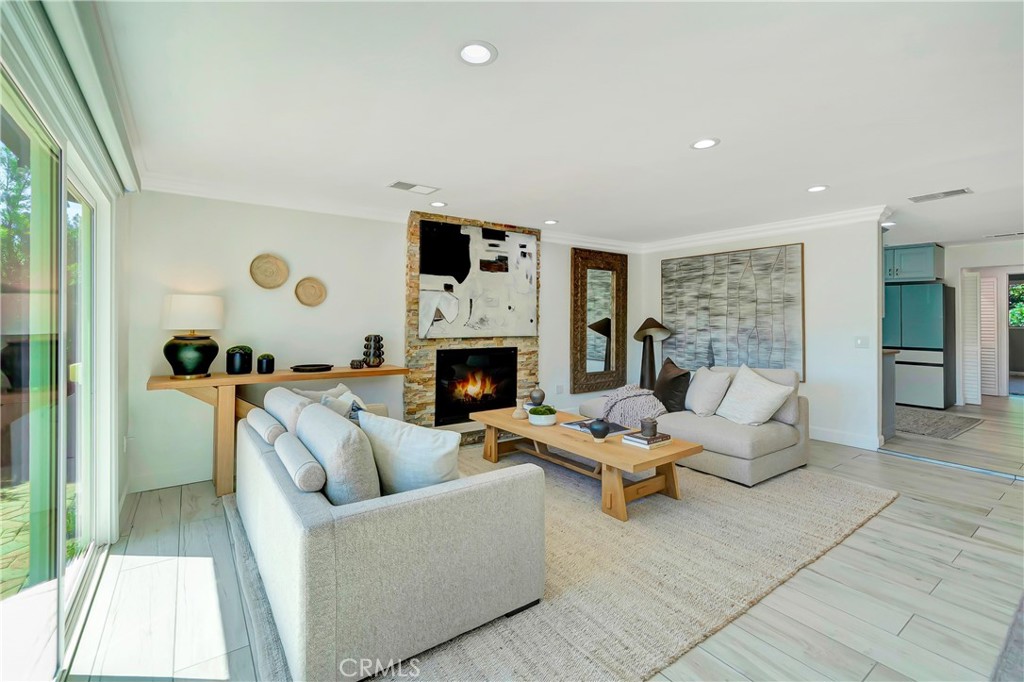 5420 Parkmor Road Calabasas, CA 91302 - Photo 4 of 42 Gallery Image 4