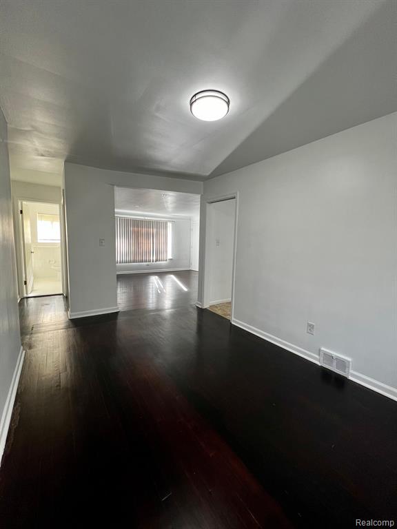 2101 East Maple Road, Unit 2129 Birmingham, MI 48009 - Photo 4 of 17