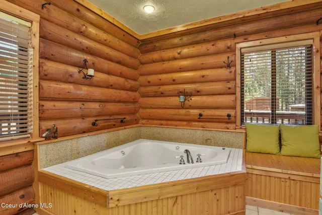 $995,000 | 1979 East Falcon Crest Road, Harrison, ID 83833