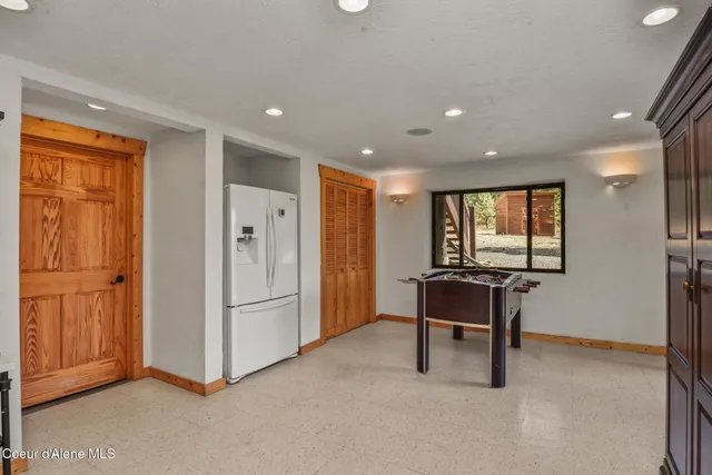 $995,000 | 1979 East Falcon Crest Road, Harrison, ID 83833