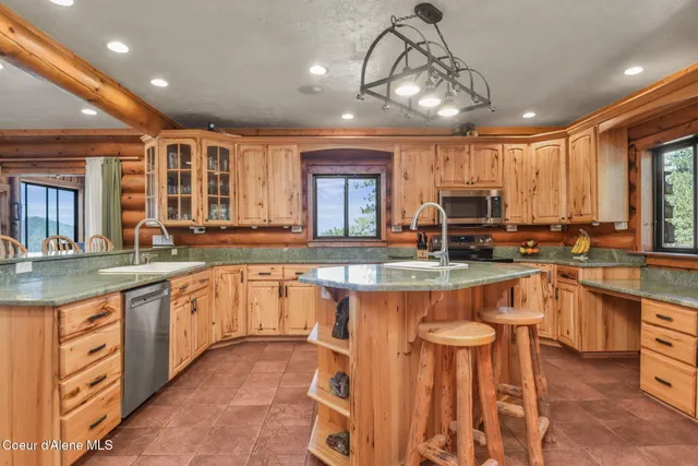 $995,000 | 1979 East Falcon Crest Road, Harrison, ID 83833