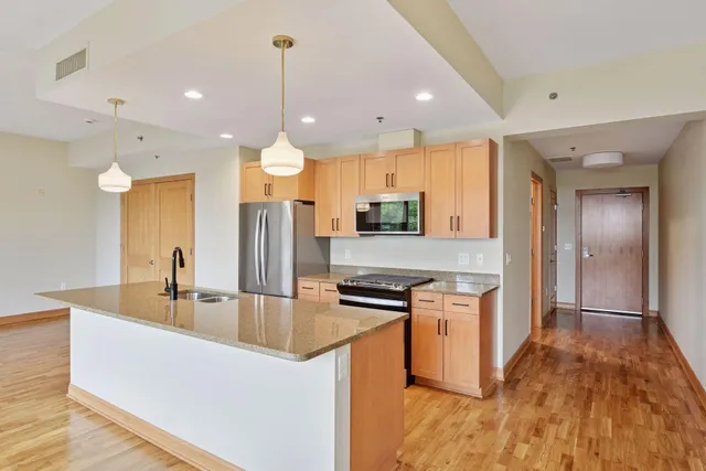 $449,900 | 4201 Sunset Drive, Unit N412, Spring Park, MN 55384