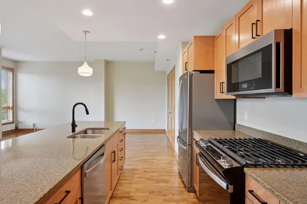 $449,900 | 4201 Sunset Drive, Unit N412, Spring Park, MN 55384