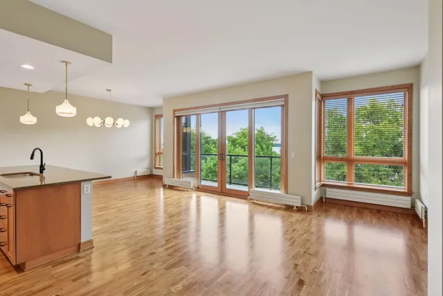 $449,900 | 4201 Sunset Drive, Unit N412, Spring Park, MN 55384