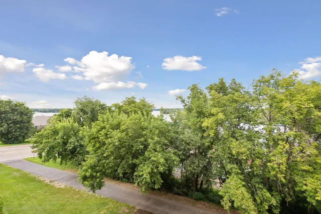 $449,900 | 4201 Sunset Drive, Unit N412, Spring Park, MN 55384