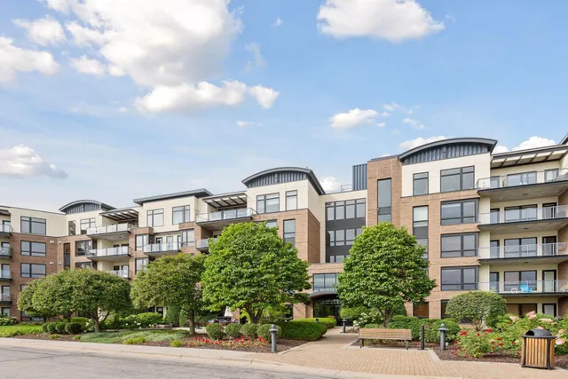 $449,900 | 4201 Sunset Drive, Unit N412, Spring Park, MN 55384