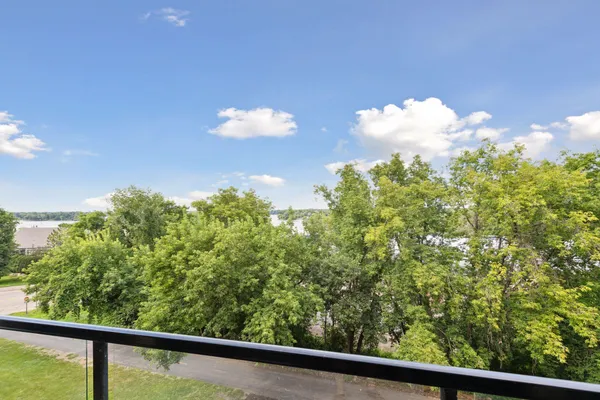 $449,900 | 4201 Sunset Drive, Unit N412, Spring Park, MN 55384