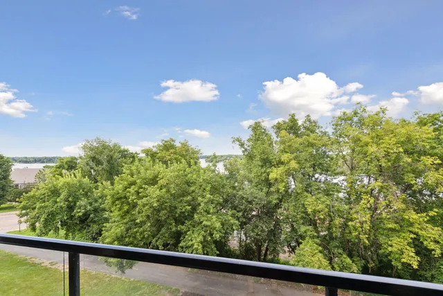 $449,900 | 4201 Sunset Drive, Unit N412, Spring Park, MN 55384