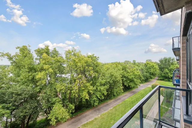 $449,900 | 4201 Sunset Drive, Unit N412, Spring Park, MN 55384