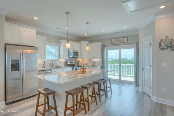 $1,150,000 | 876 Villas Drive, North Topsail Beach, NC 28460