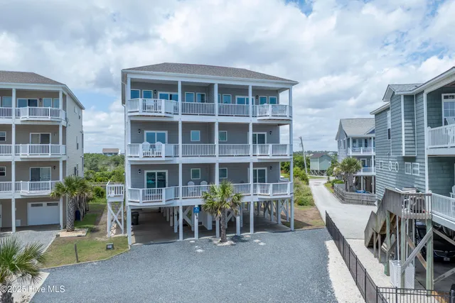 $1,250,000 | 876 Villas Drive, North Topsail Beach, NC 28460