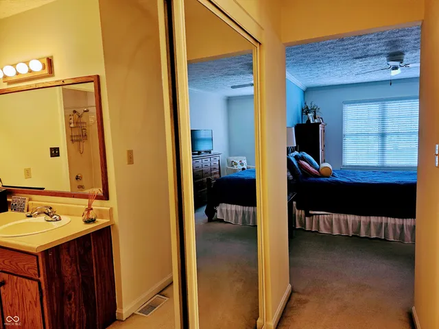 $225,000 | 9577 Bay Vista W Drive, Indianapolis, IN 46250