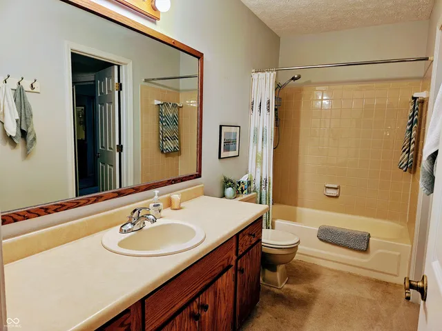 $225,000 | 9577 Bay Vista W Drive, Indianapolis, IN 46250