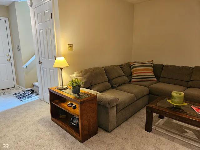 $225,000 | 9577 Bay Vista W Drive, Indianapolis, IN 46250