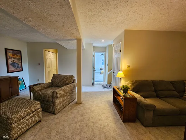 $225,000 | 9577 Bay Vista W Drive, Indianapolis, IN 46250