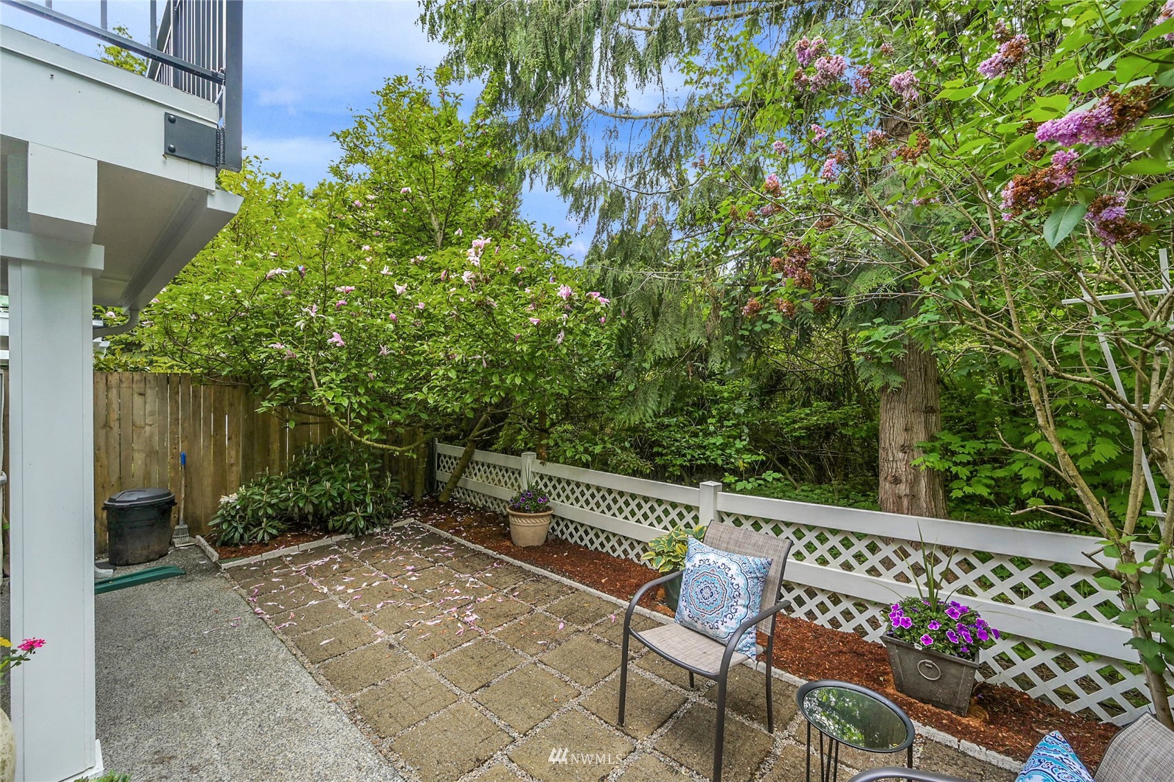 2201 192nd Street Southeast, Unit R103 Bothell, WA 98012 - Photo 23 of 29 a view of chair and tables