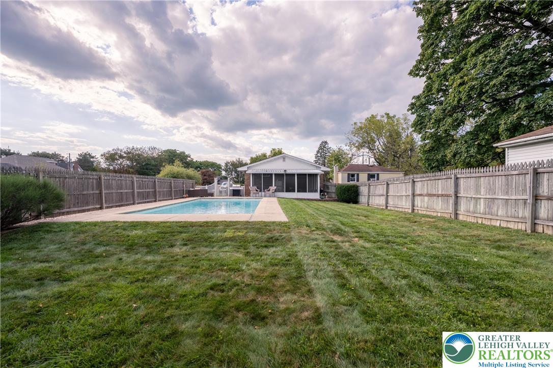 6342 Chapmans Road Allentown, PA 18104 - Photo 18 of 23 Gallery Image 18