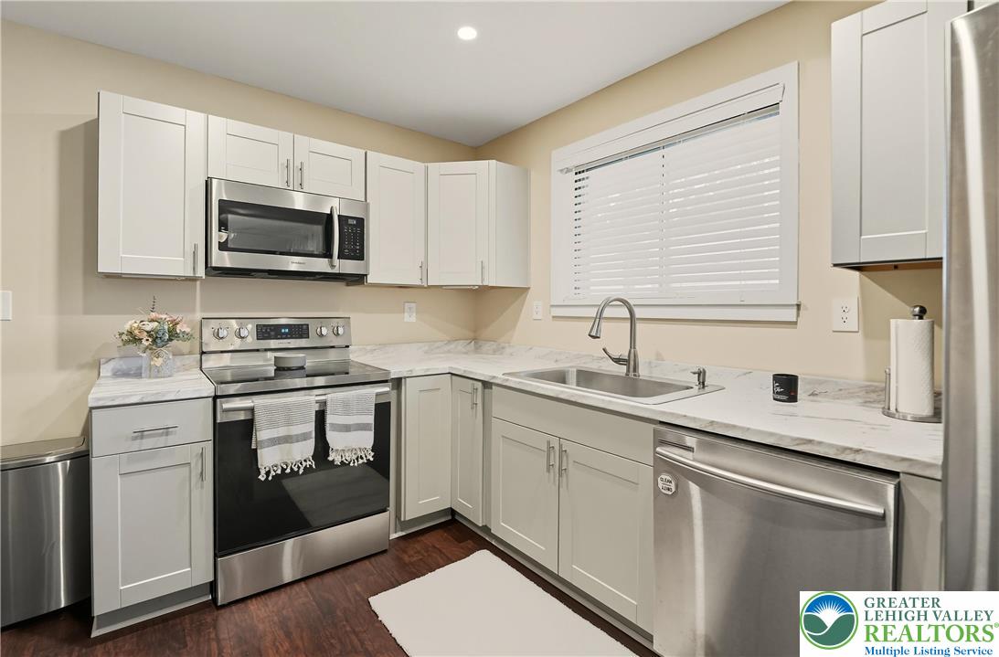 6342 Chapmans Road Allentown, PA 18104 - Photo 4 of 23 Gallery Image 4