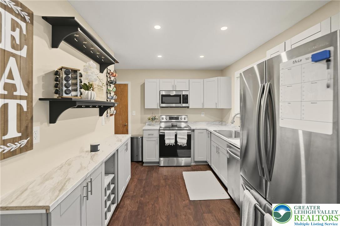 6342 Chapmans Road Allentown, PA 18104 - Photo 5 of 23 Gallery Image 5