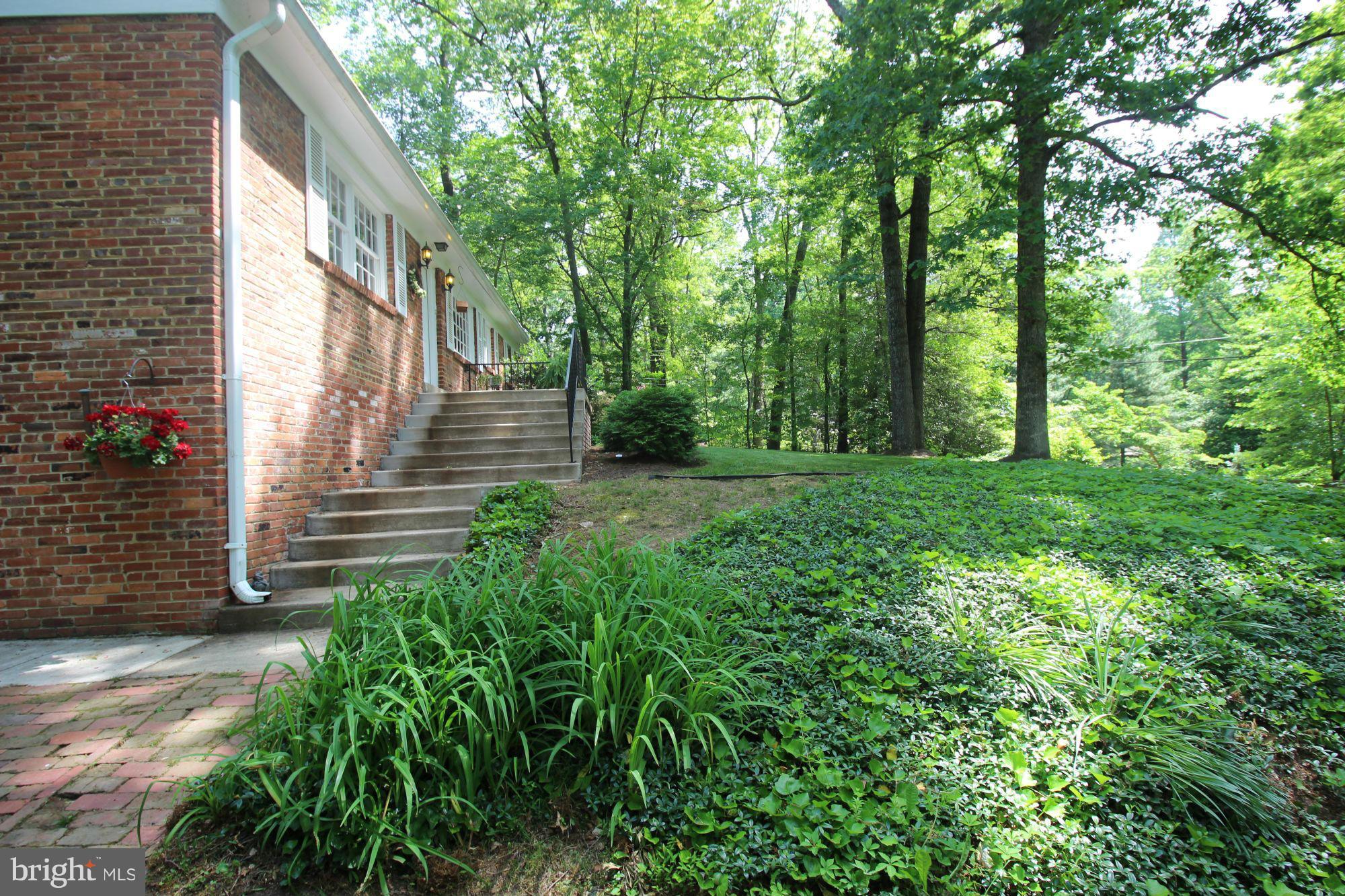 6609 Ridgeway Drive Springfield, VA 22150 - Photo 2 of 30 Exterior (Front)