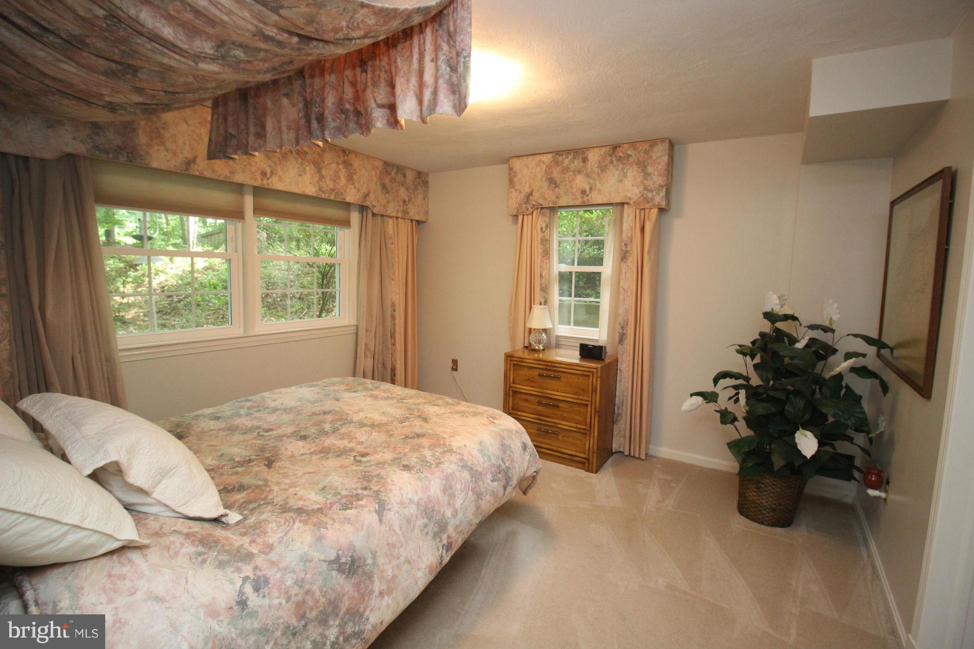 6609 Ridgeway Drive Springfield, VA 22150 - Photo 24 of 30 Bedroom