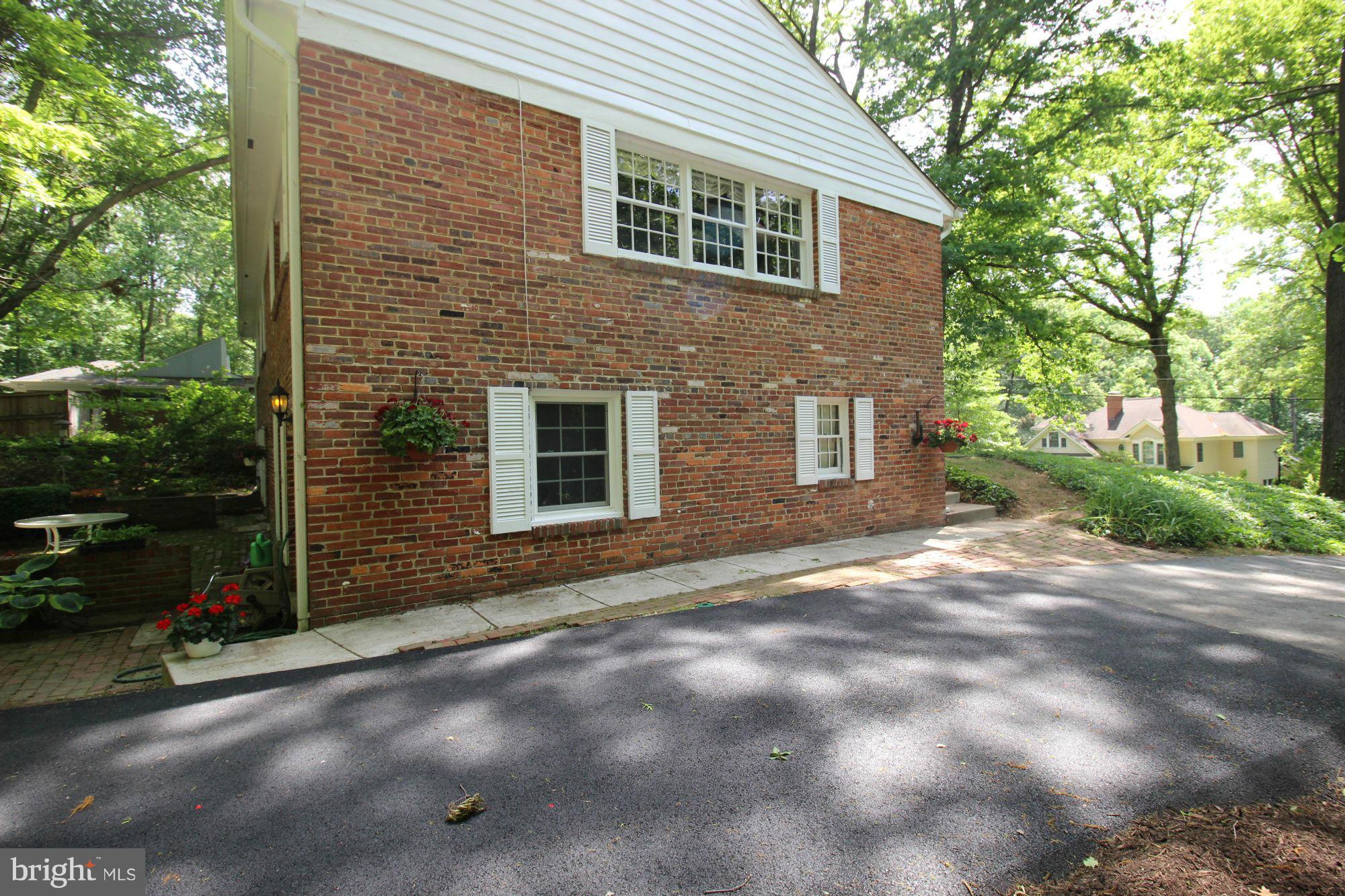 6609 Ridgeway Drive Springfield, VA 22150 - Photo 26 of 30 Exterior (General)
