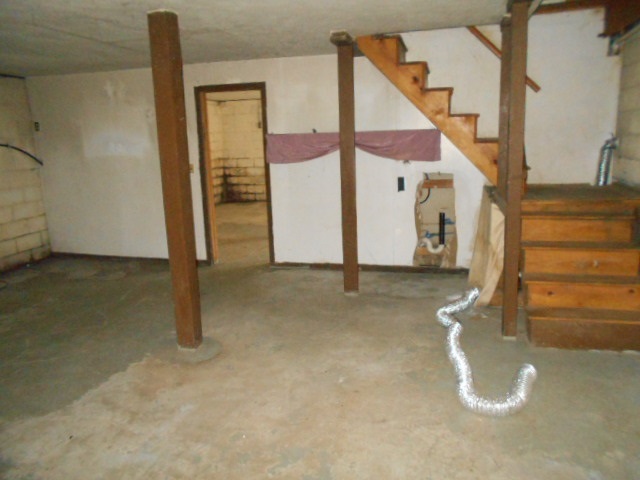 165 Village Road Shipman, VA 22971 - Photo 14 of 18 an entryway