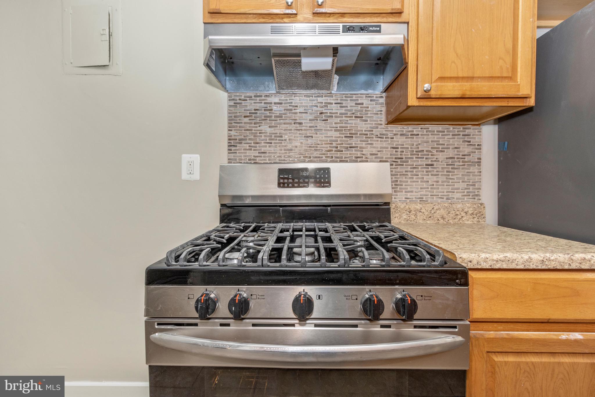 3342 Hewitt Avenue, Unit 31B Silver Spring, MD 20906 - Photo 20 of 71 Kitchen