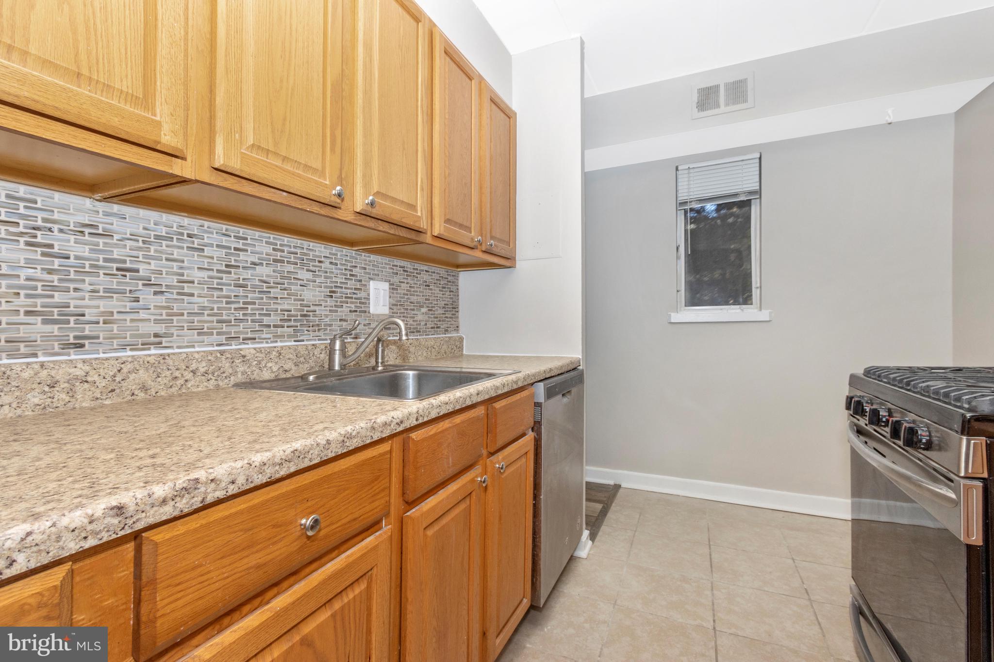 3342 Hewitt Avenue, Unit 31B Silver Spring, MD 20906 - Photo 22 of 71 Kitchen