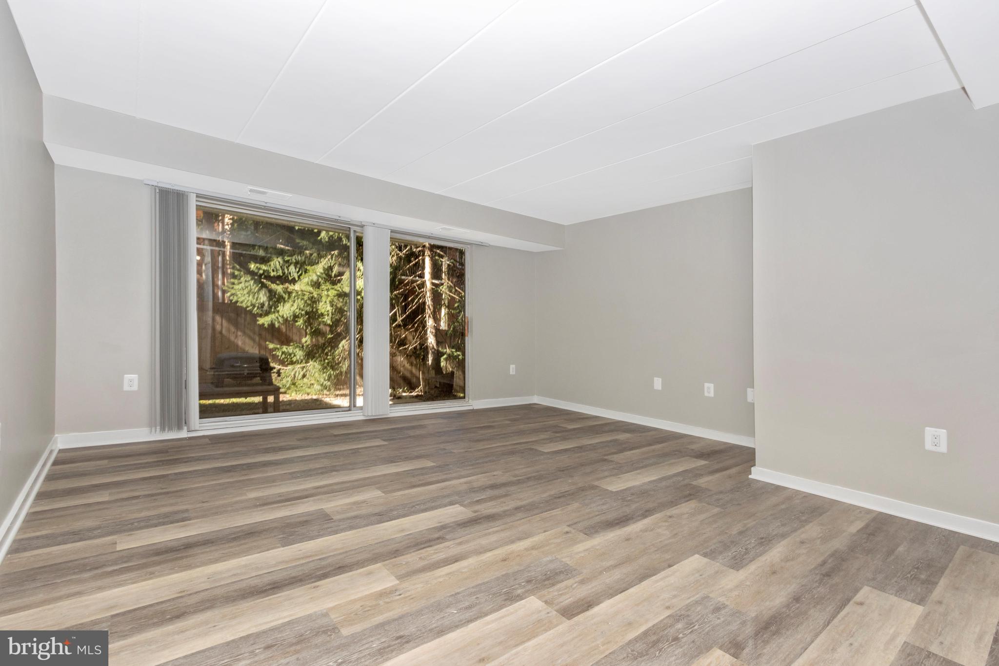 3342 Hewitt Avenue, Unit 31B Silver Spring, MD 20906 - Photo 6 of 71 Living Room