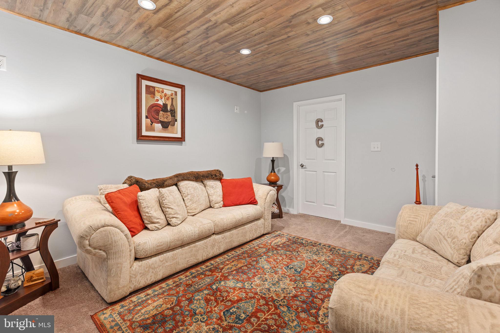 22088 Landora Bridge Road Ruther Glen, VA 22546 - Photo 96 of 122 Cozy retreat with warm accents.