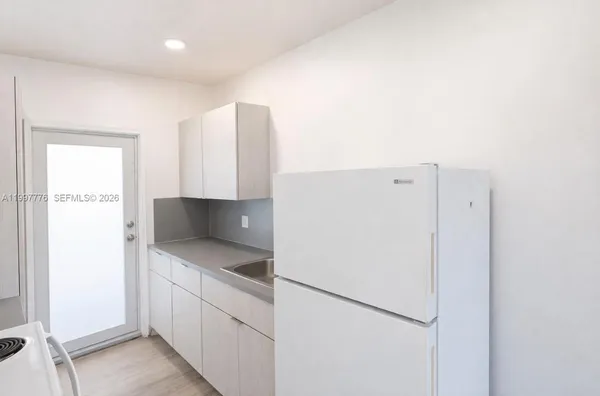 $1,750 | 7271 Gary Avenue, Unit 26, Miami Beach, FL 33141
