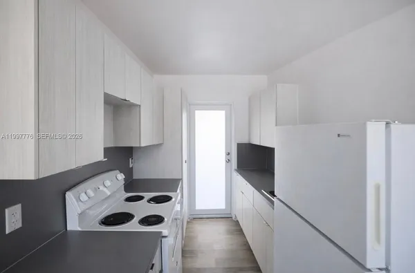 $1,750 | 7271 Gary Avenue, Unit 26, Miami Beach, FL 33141