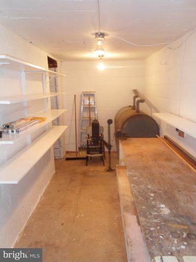 1405 Glendale Road Baltimore, MD 21239 - Photo 14 of 25 Workshop