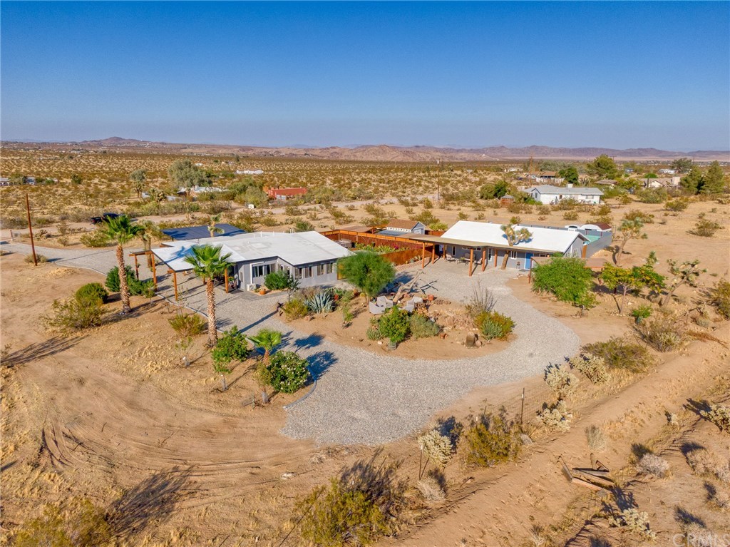 62425 Dennis Avenue Joshua Tree, CA 92252 - Photo 2 of 41