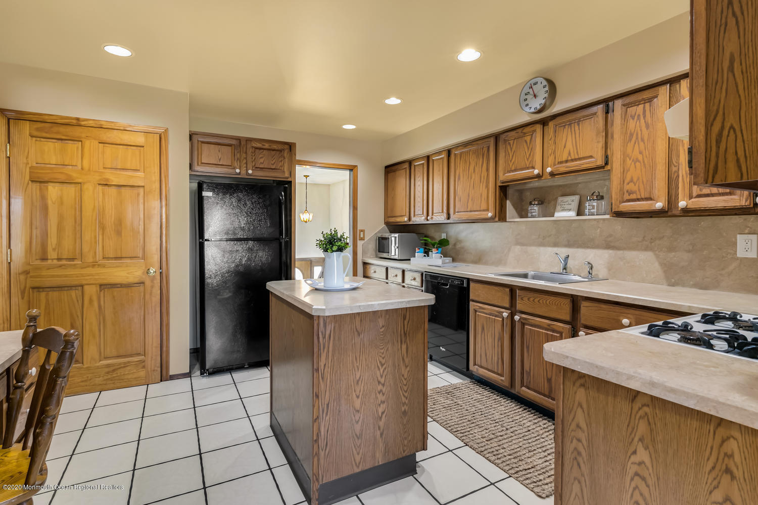 328 Florence Road Middletown, NJ 07748 - Photo 14 of 41 328 Florence Rd Middletown NJ-large-019-