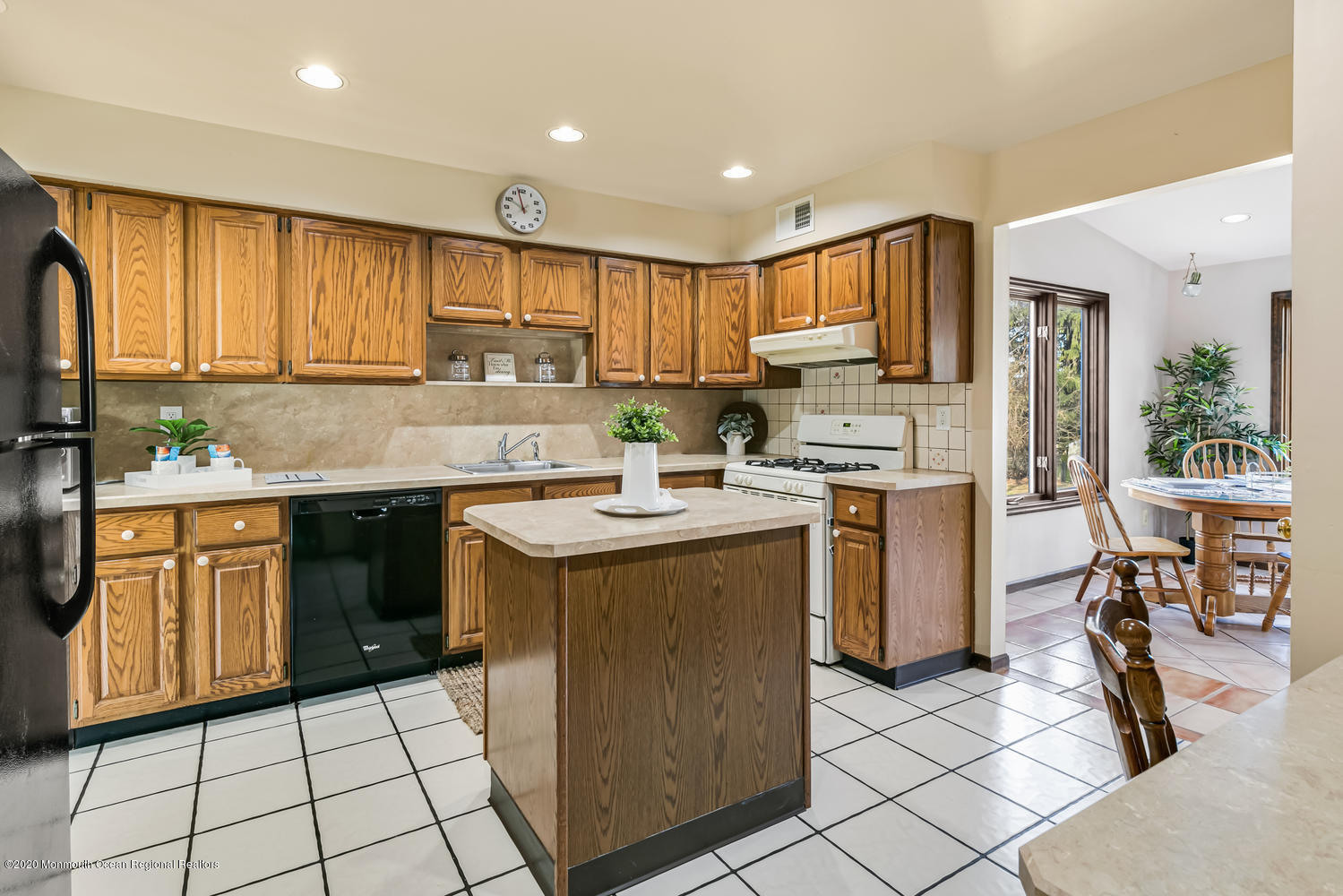 328 Florence Road Middletown, NJ 07748 - Photo 15 of 41 328 Florence Rd Middletown NJ-large-020-