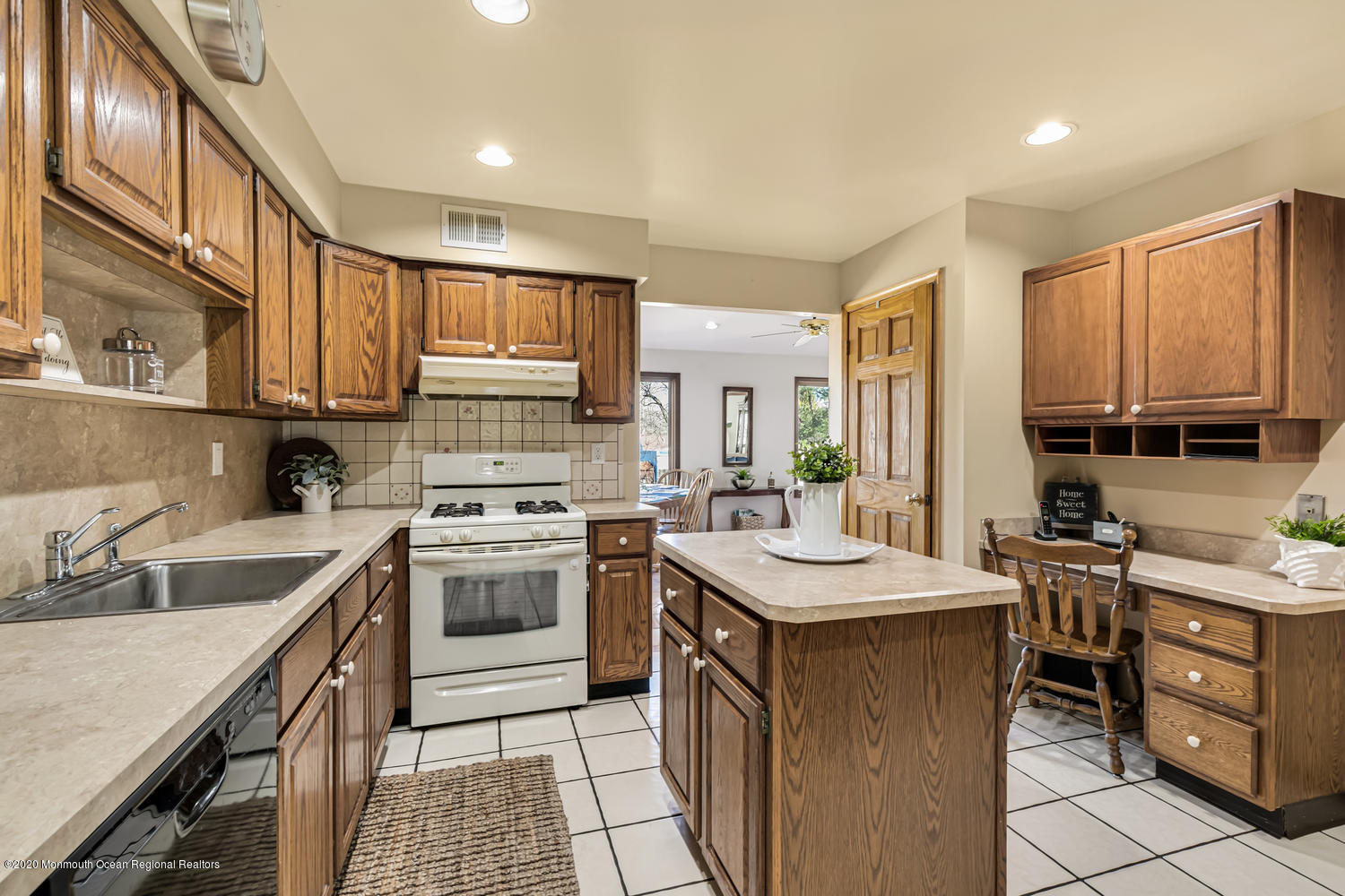 328 Florence Road Middletown, NJ 07748 - Photo 16 of 41 328 Florence Rd Middletown NJ-large-021-