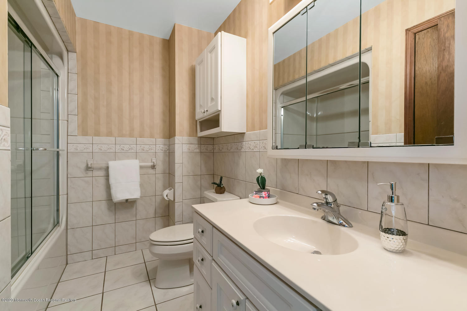 328 Florence Road Middletown, NJ 07748 - Photo 19 of 41 328 Florence Rd Middletown NJ-large-024-