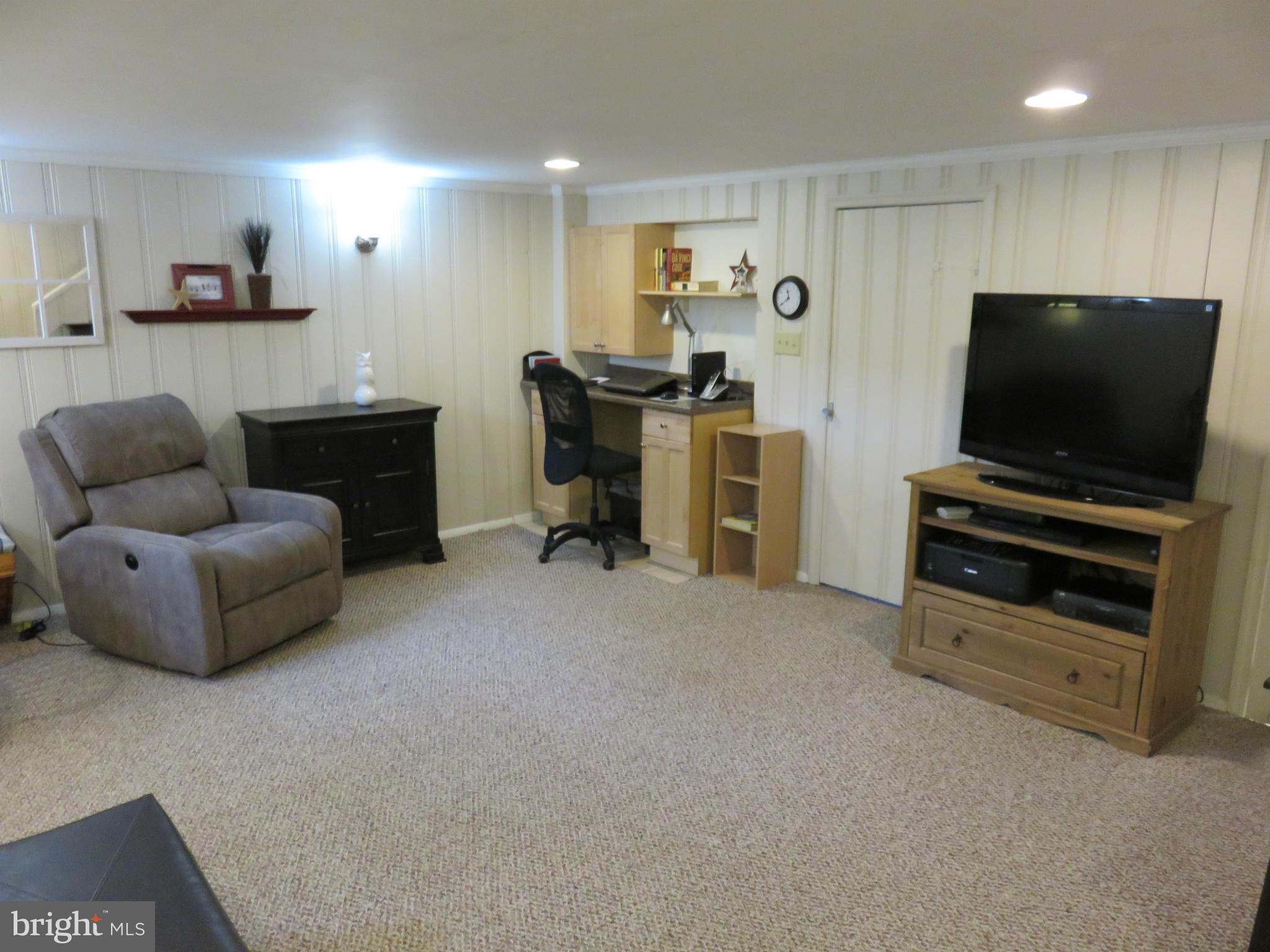8102 Pleasant Plains Road Baltimore, MD 21286 - Photo 23 of 30 Spacious Family Room