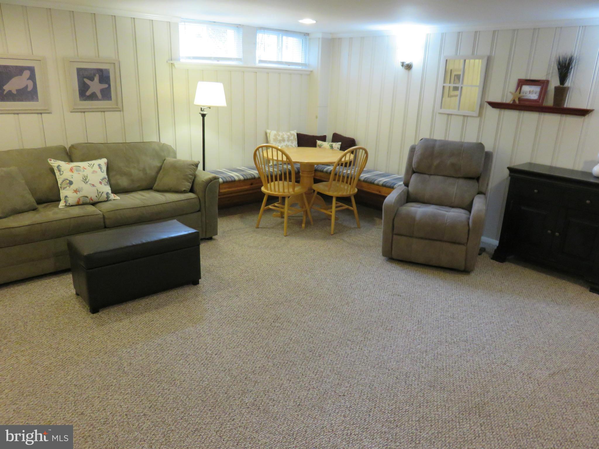 8102 Pleasant Plains Road Baltimore, MD 21286 - Photo 24 of 30 Family Room