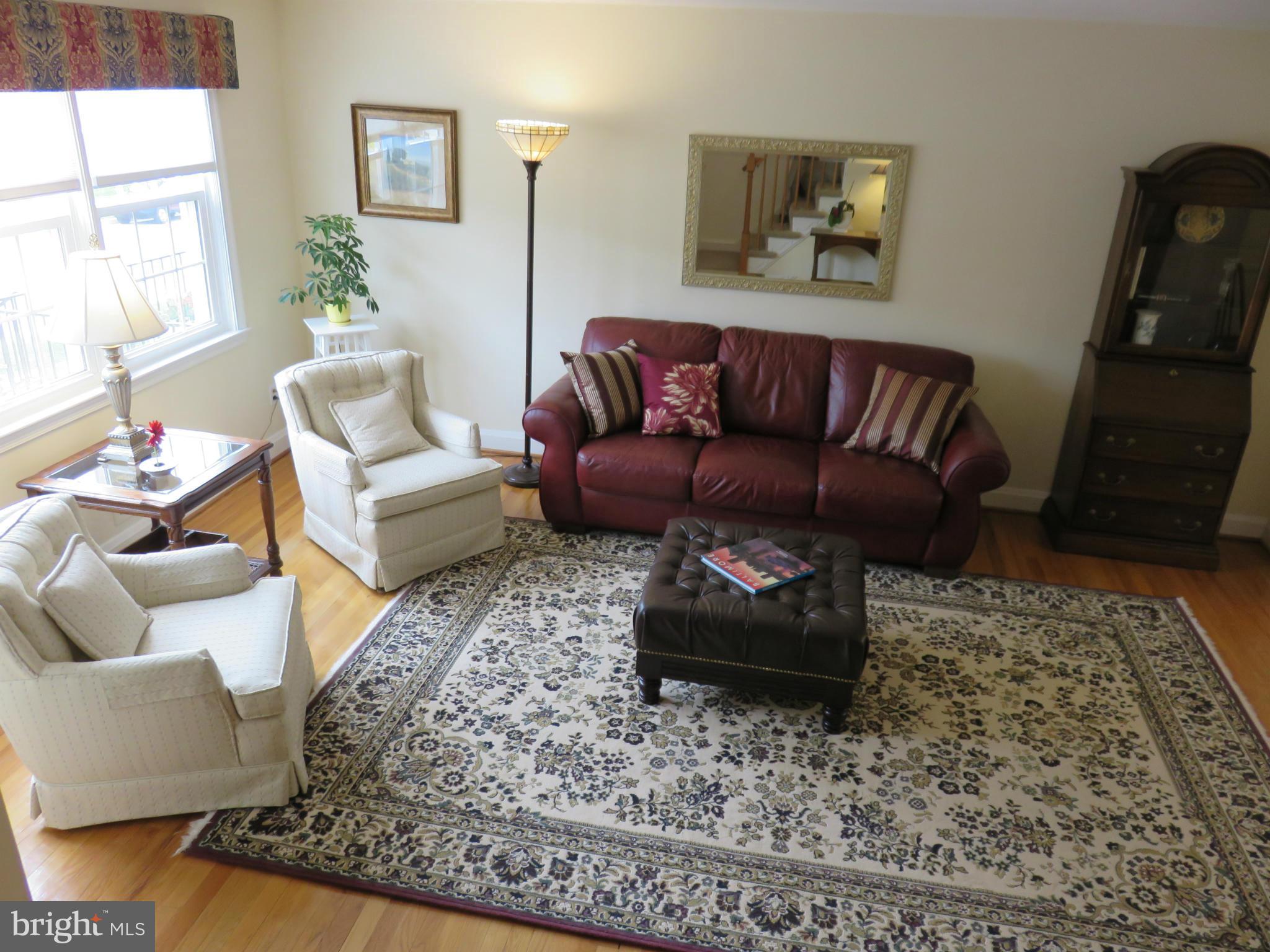 8102 Pleasant Plains Road Baltimore, MD 21286 - Photo 6 of 30 Living Room