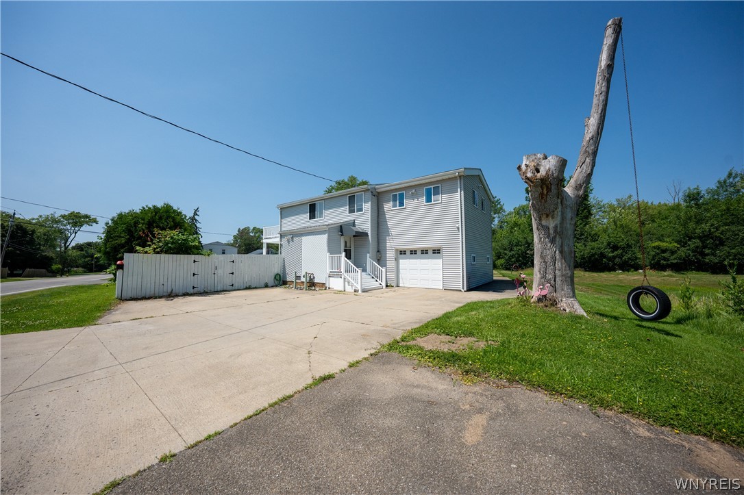 4093 Bayview Road Hamburg, NY 14219 - Photo 4 of 47