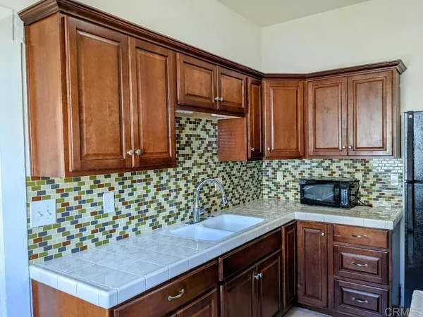 $2,900 | 515 24th Street, San Diego, CA 92102