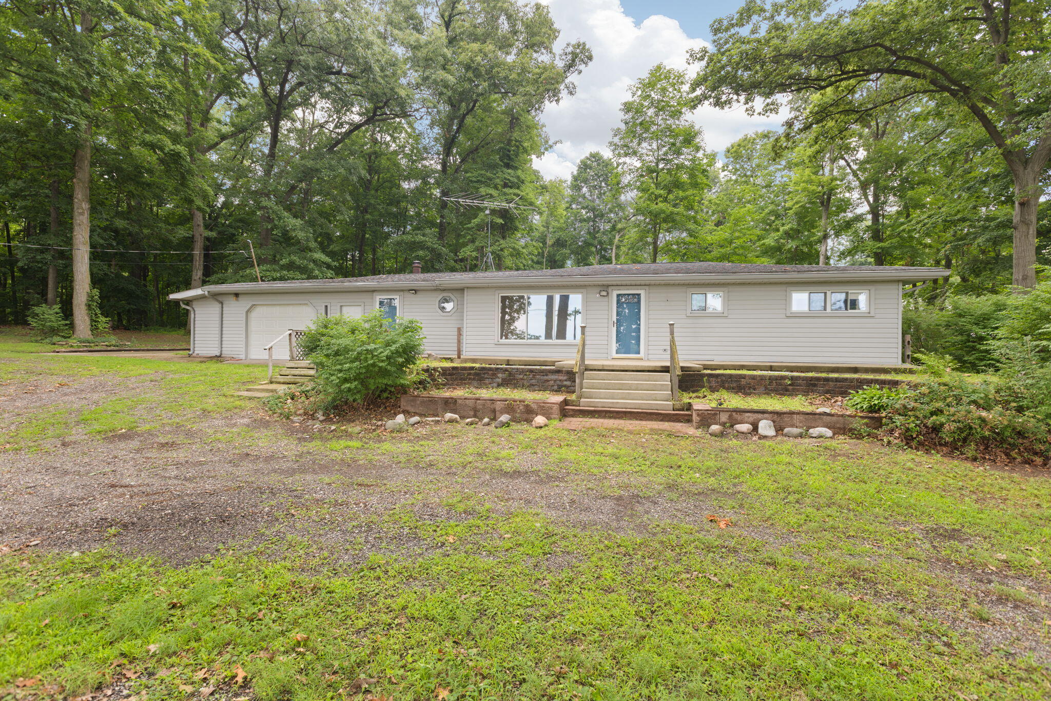 4396 Holloway Road Adrian, MI 49221 - Photo 1 of 41 4396 Holloway Rd - 1018