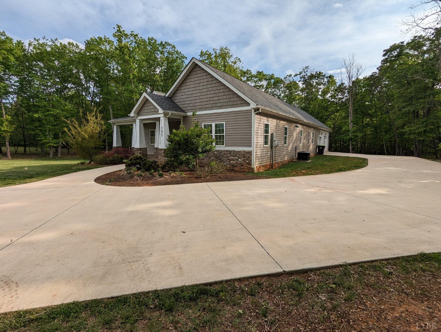 157 Sunset Ridge Drive Concord, VA 24538 - Photo 3 of 39 Gallery Image 3