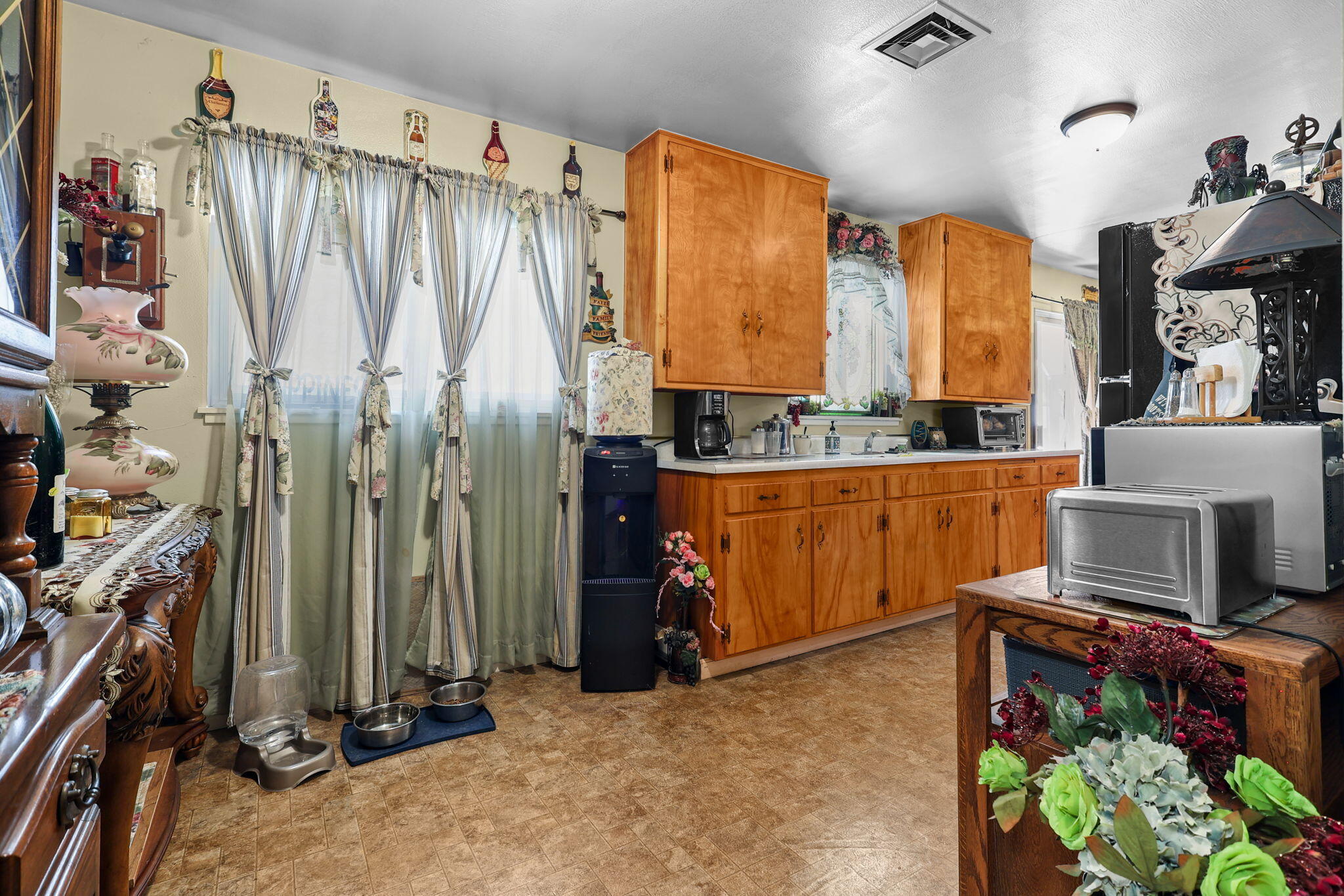 3244 Sharon Avenue Anderson, CA 96007 - Photo 8 of 25 18-web-or-mls-8Q0A0231_2