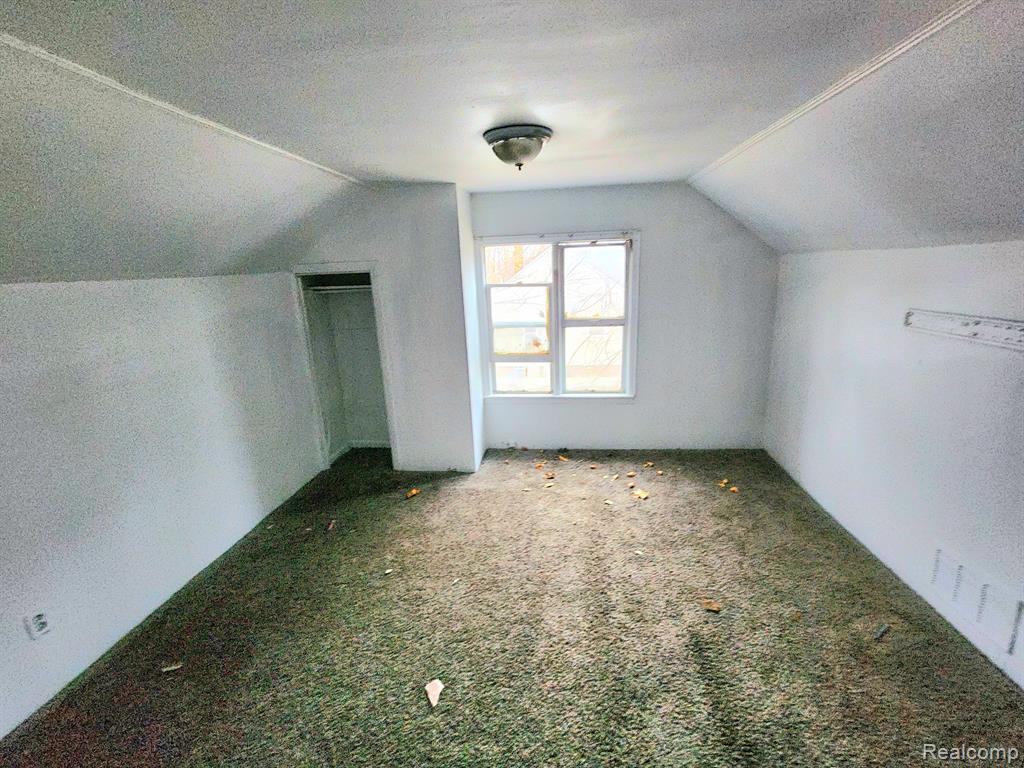 18951 Huntington Road Detroit, MI 48219 - Photo 12 of 22
