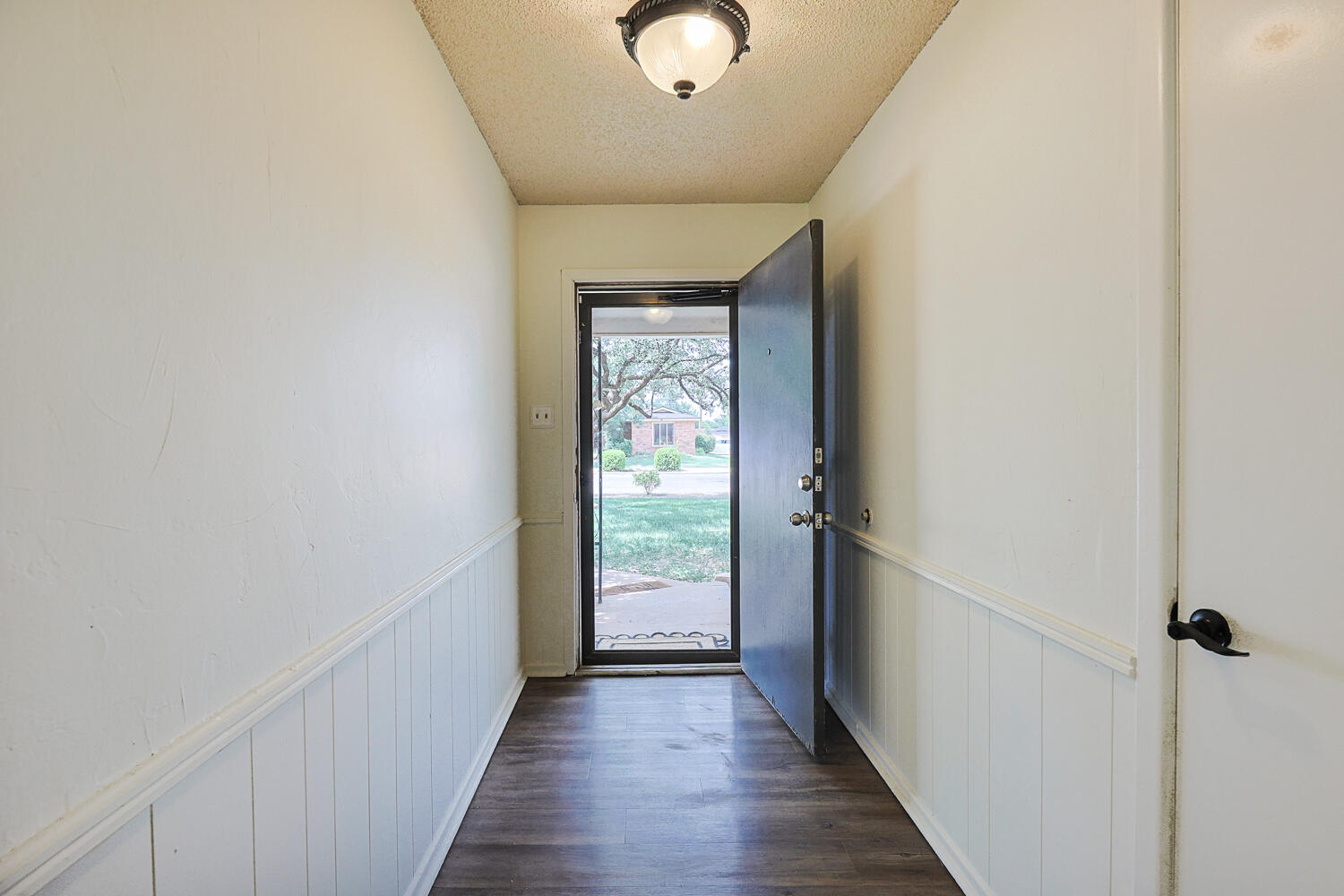 5711 74th Street Lubbock, TX 79424 - Photo 6 of 53 Entryway