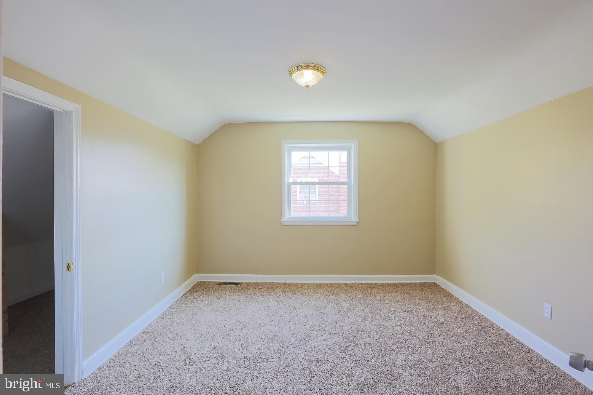 3212 Shelburne Road Baltimore, MD 21208 - Photo 13 of 25 Upper Level bedroom